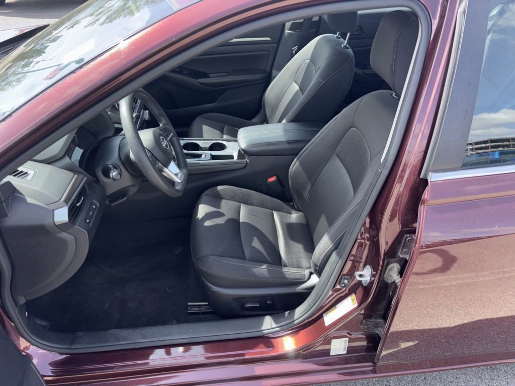 Used 2023 Nissan Altima 2.5 SV FWD image 9