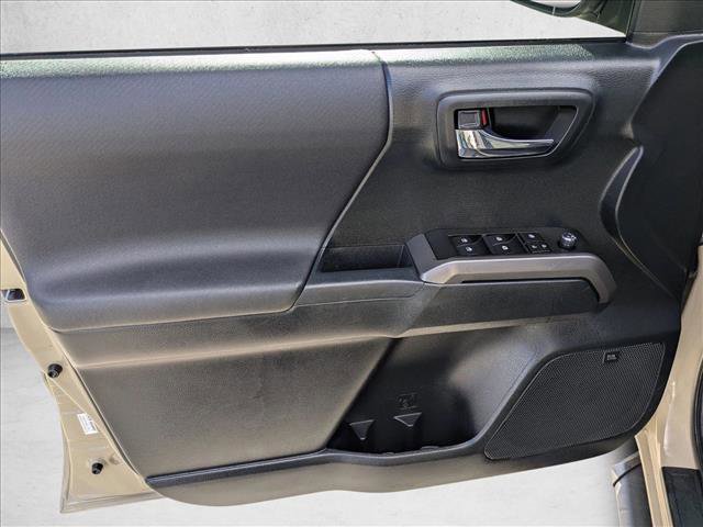 Used 2016 Toyota Tacoma TRD Off-Road image 10