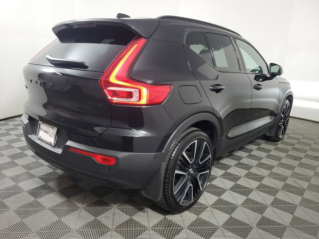 Certified 2026 Volvo XC40 B5 Ultra w/ Climate Package image 8