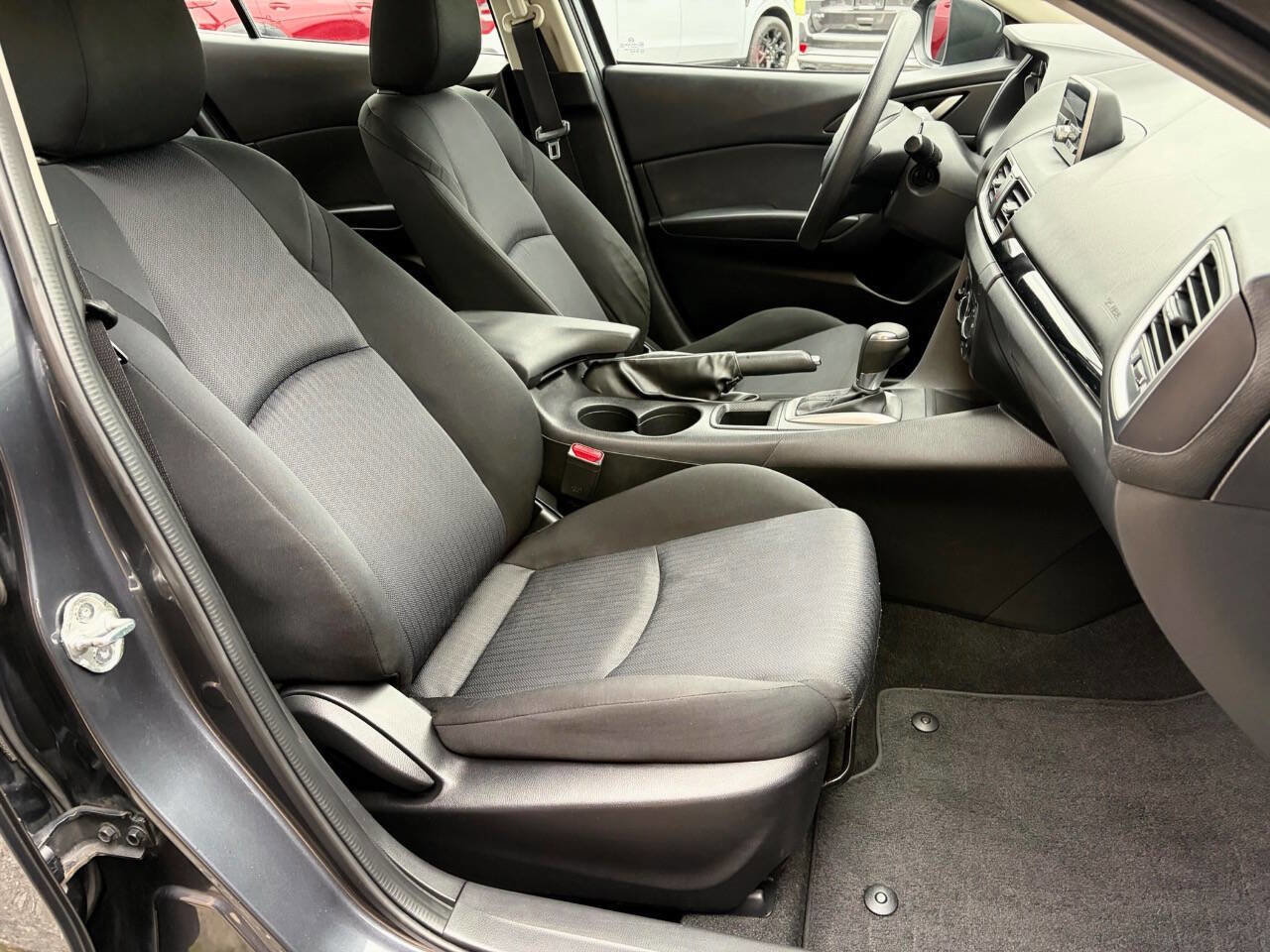 Used 2015 MAZDA MAZDA3 i SV image 10