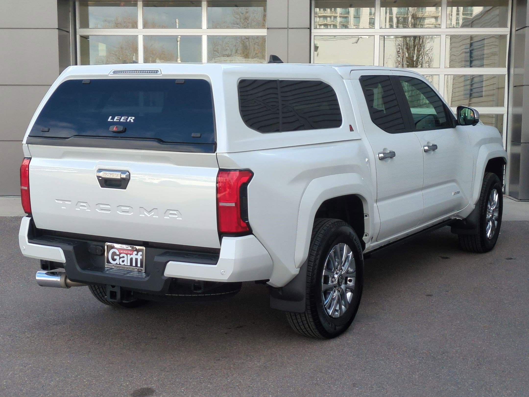 Used 2024 Toyota Tacoma Limited AWD/4WD image 6