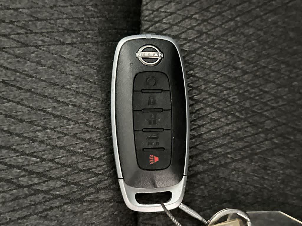 Used 2025 Nissan Rogue SV AWD/4WD image 27