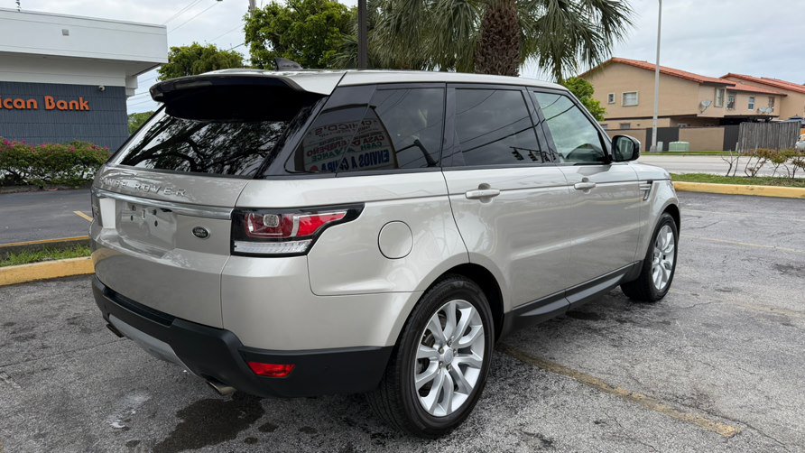 Used 2017 Land Rover Range Rover Sport HSE AWD/4WD image 4