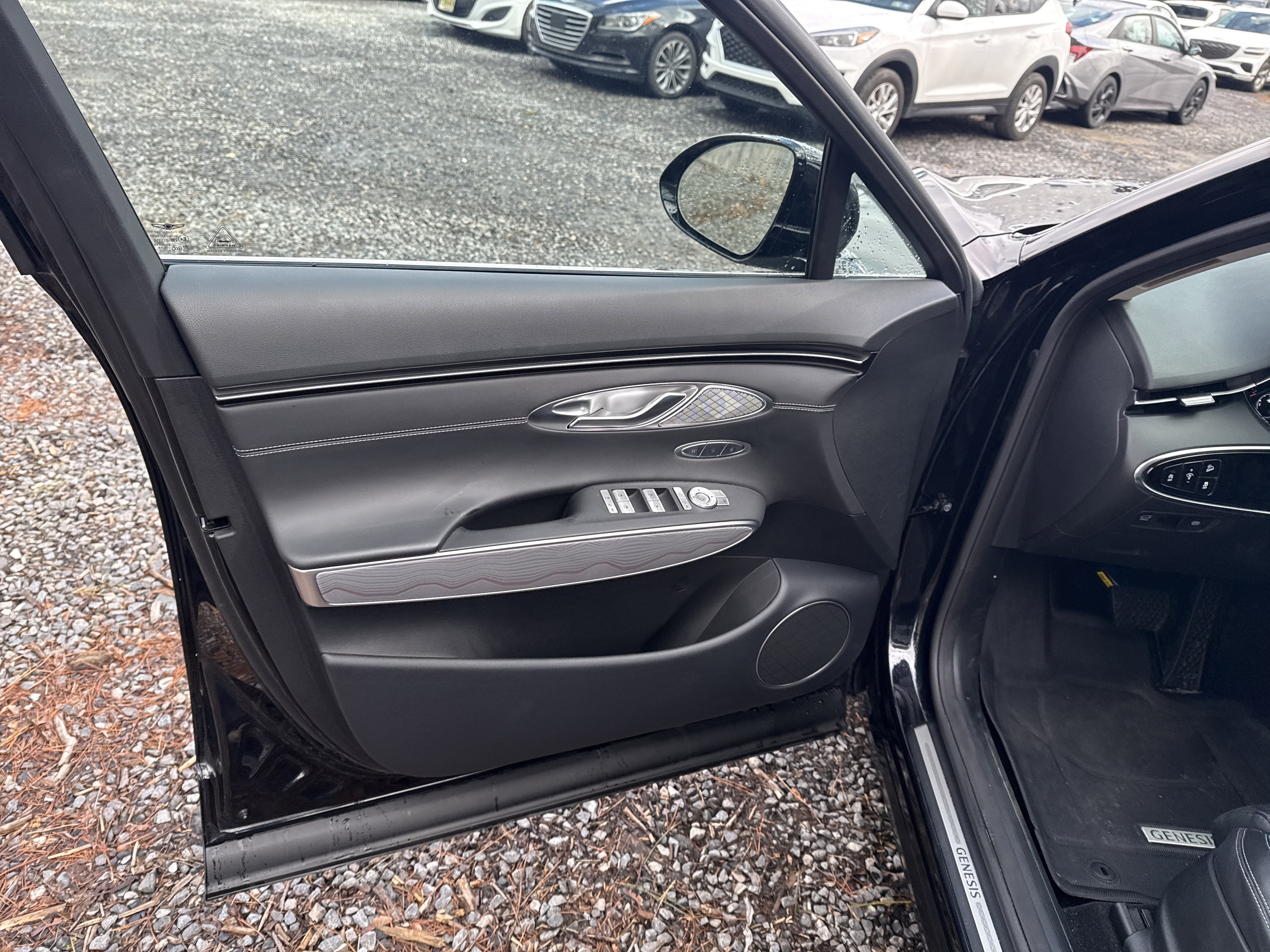 Used 2025 Genesis GV70 2.5T w/ Advanced Package image 10