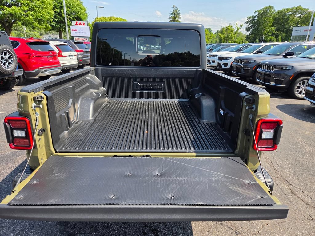 Used 2026 Jeep Gladiator Rubicon AWD/4WD image 15