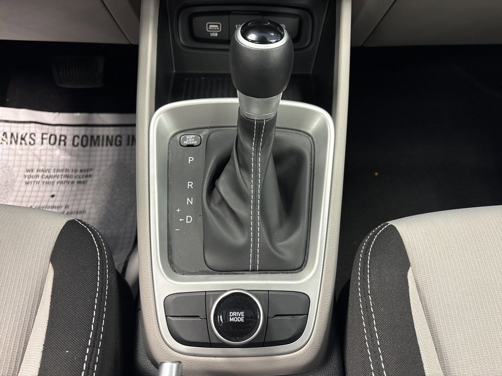 Used 2025 Hyundai Venue SEL image 33