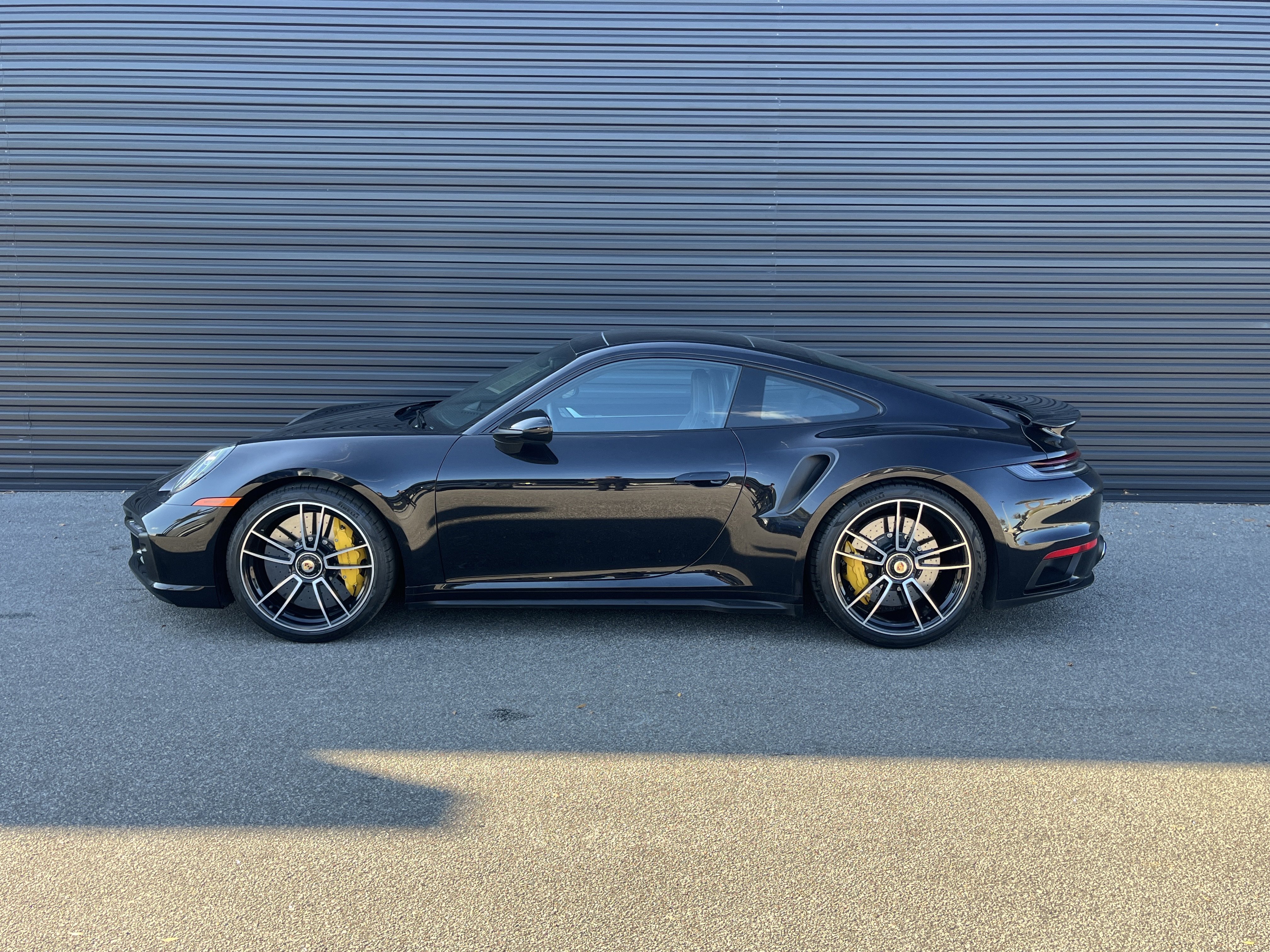 Used 2021 Porsche 911 Turbo S image 2