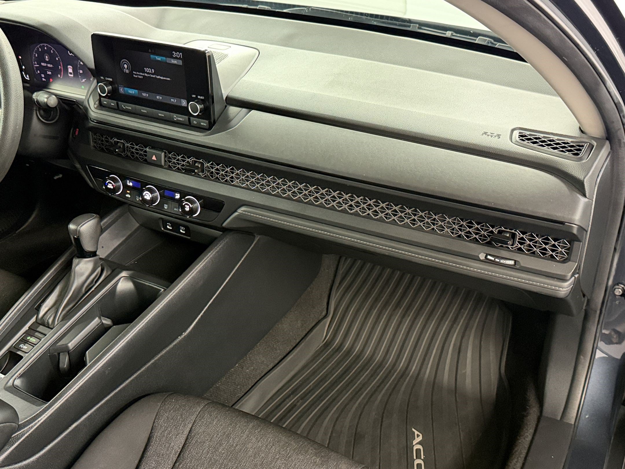 Used 2023 Honda Accord LX image 28