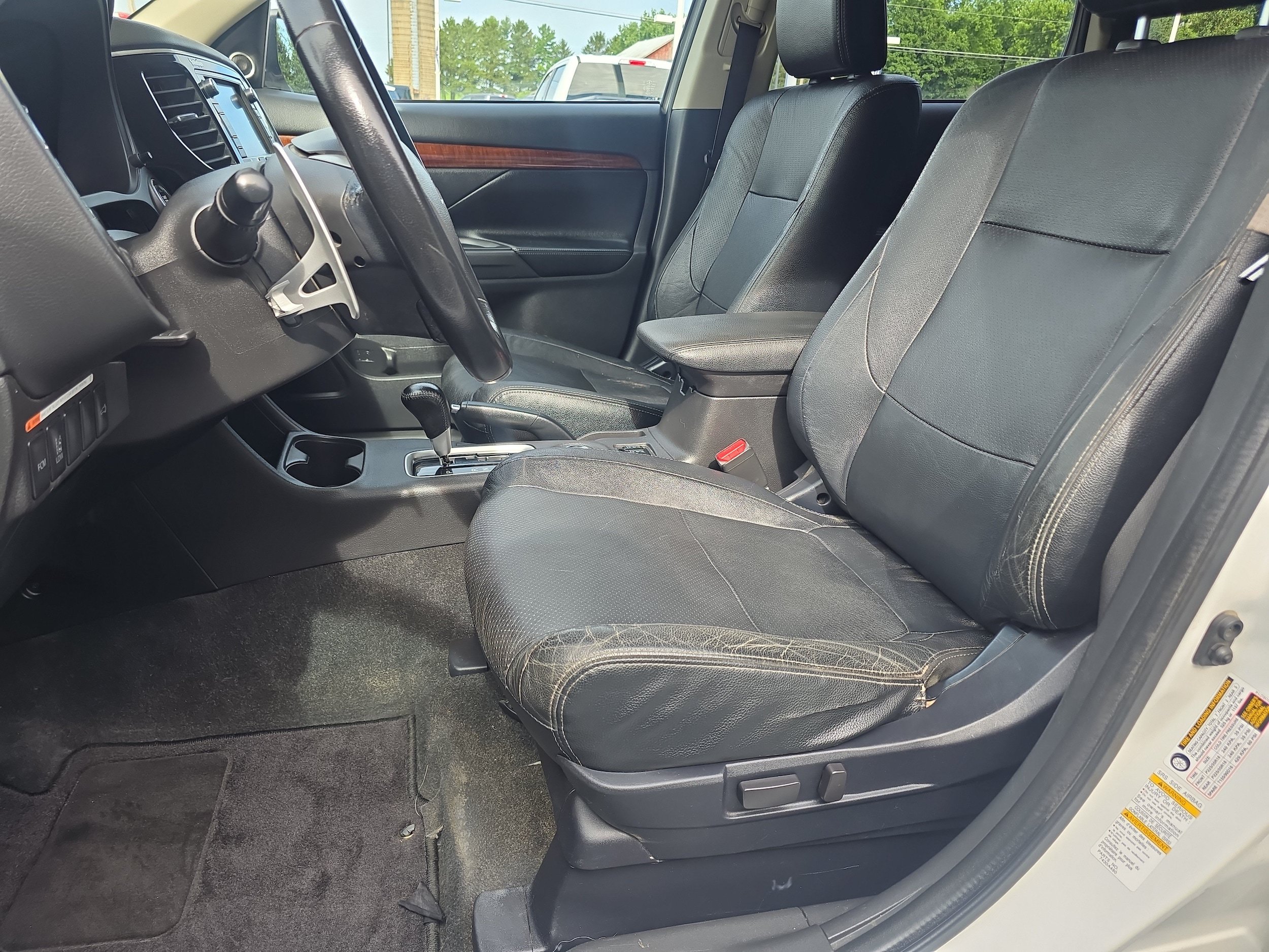 Used 2015 Mitsubishi Outlander GT AWD/4WD image 9