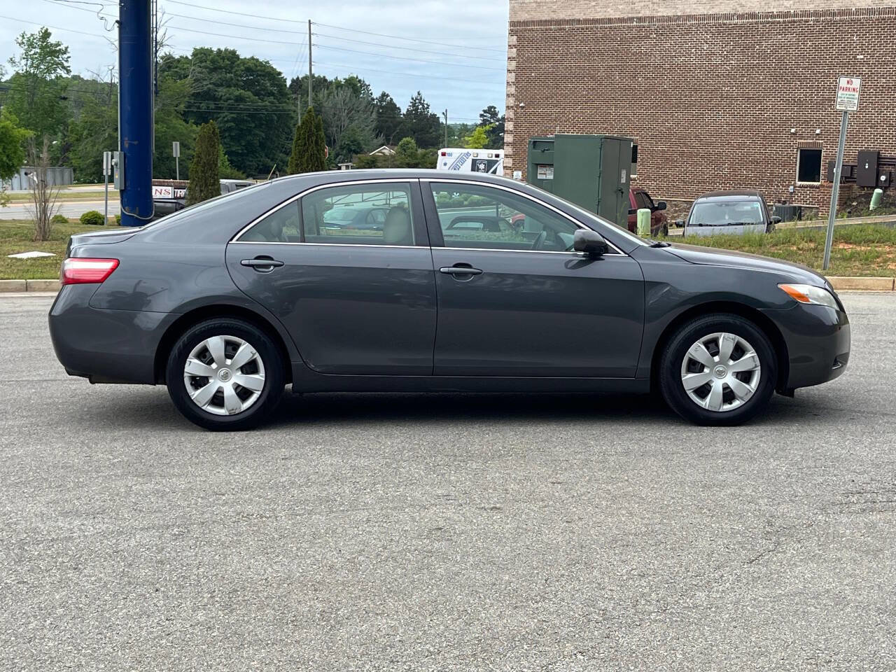 Used 2009 Toyota Camry LE FWD image 7