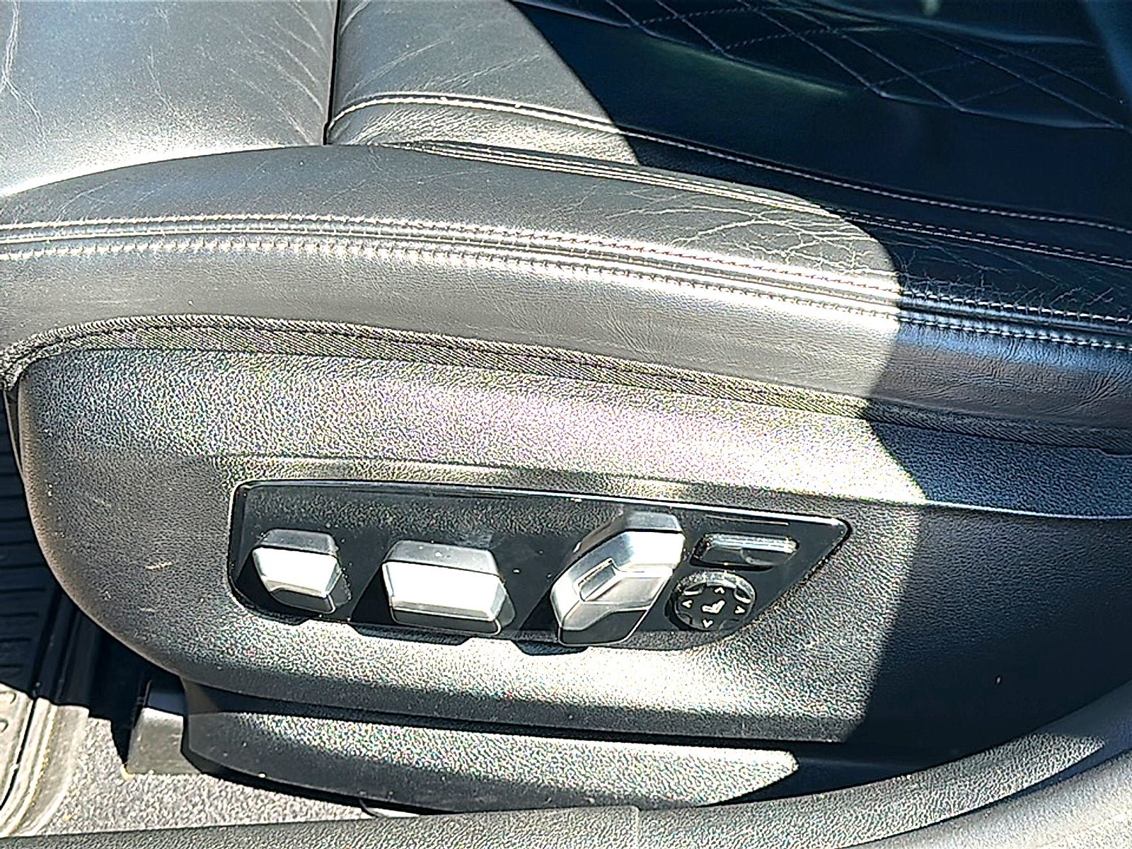 Used 2018 BMW 540i w/ M Sport Package RWD image 8