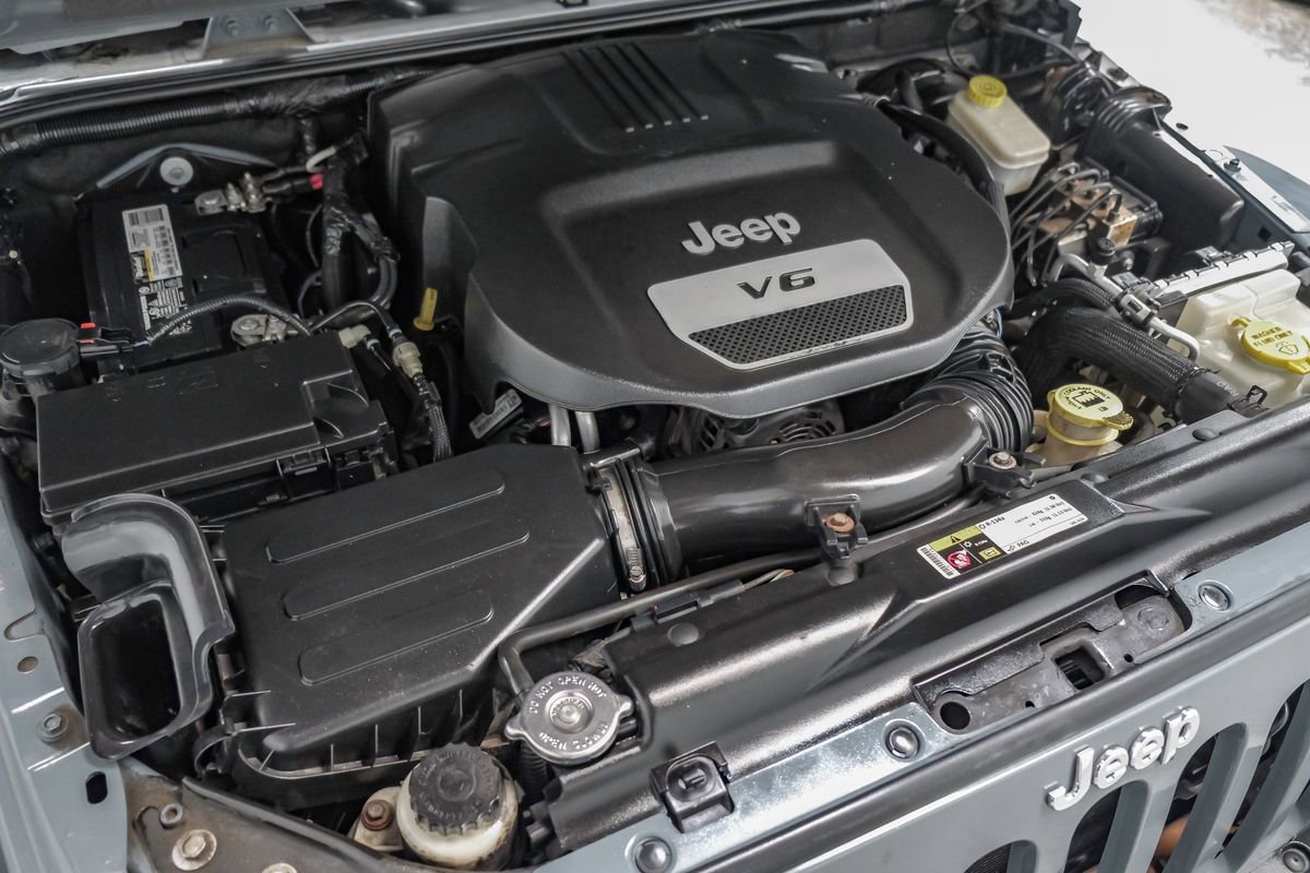 Used 2014 Jeep Wrangler Unlimited Rubicon w/ Connectivity Group image 54