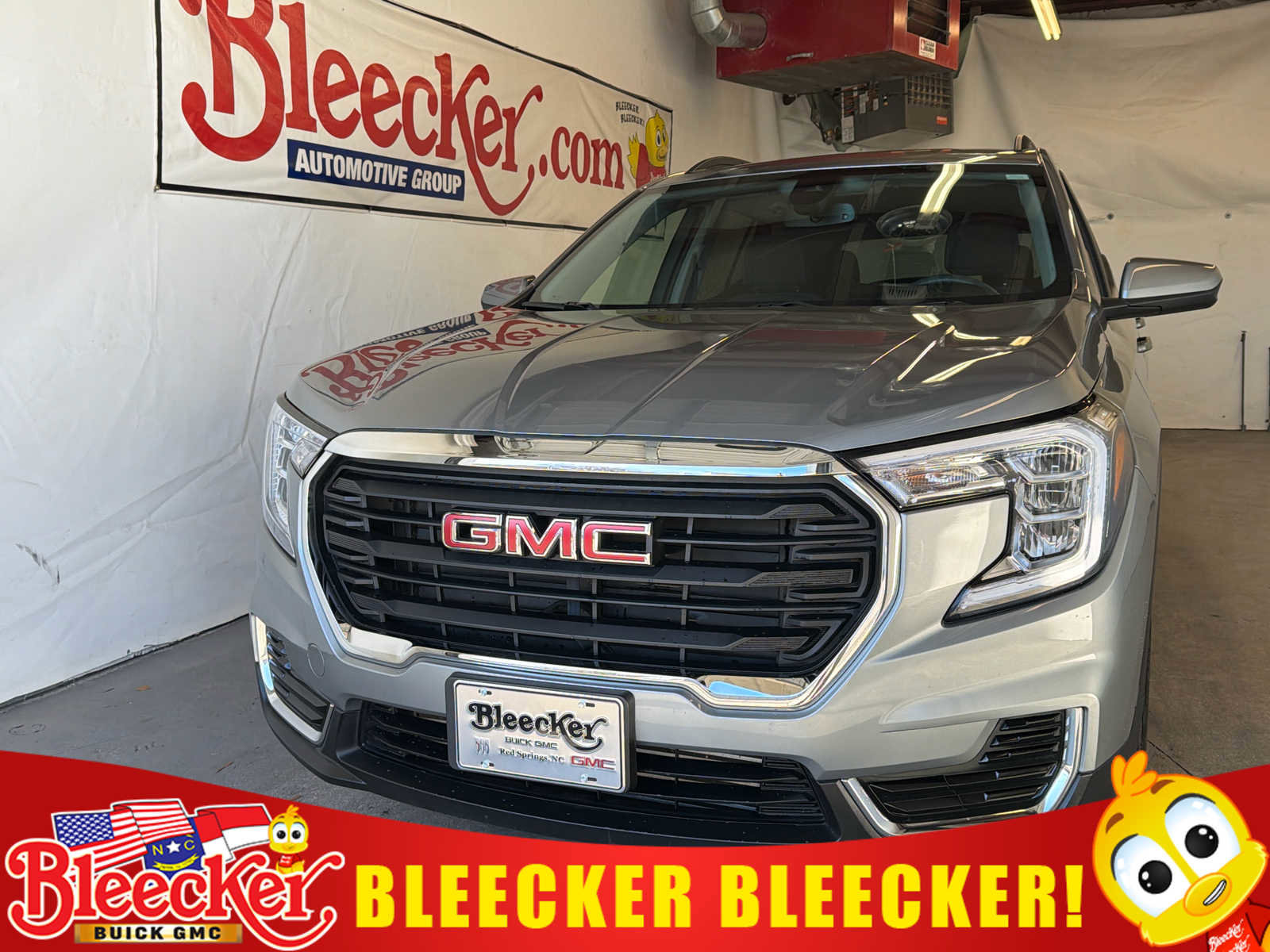 Used 2023 GMC Terrain SLE w/ Driver Convenience Package FWD image 1