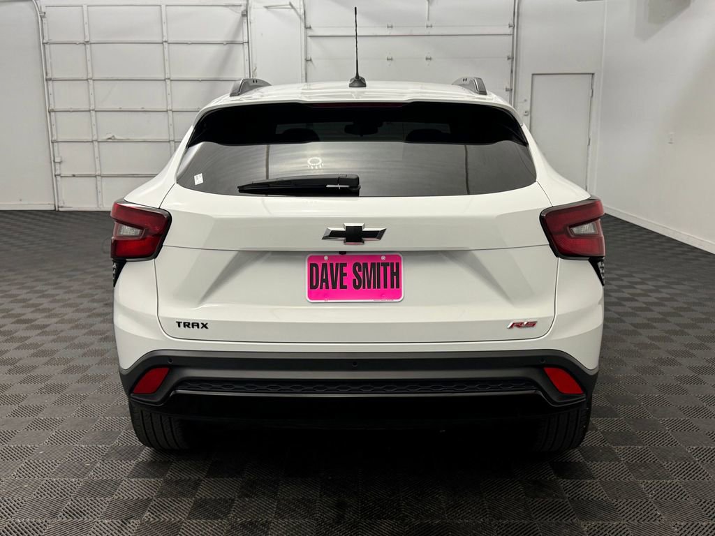 Used 2025 Chevrolet Trax RS w/ Driver Confidence Package image 10