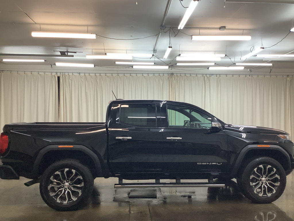 Used 2024 GMC Canyon Denali AWD/4WD image 4