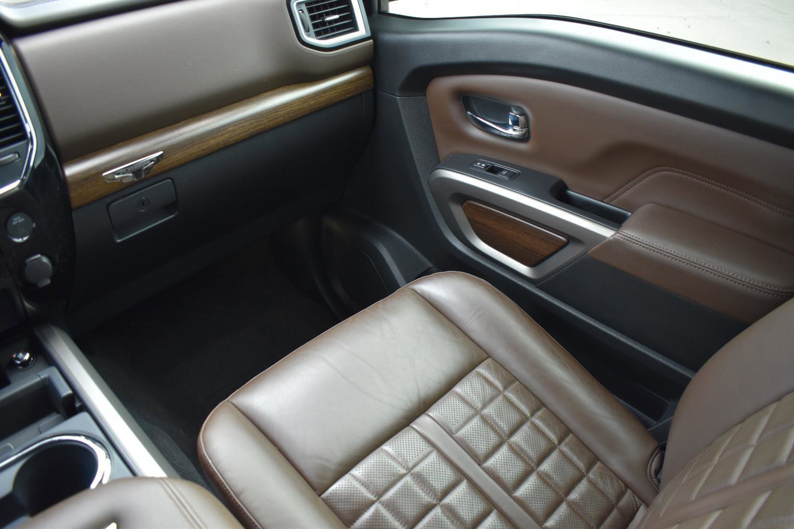 Used 2021 Nissan Titan Platinum Reserve w/ Moonroof Package image 22