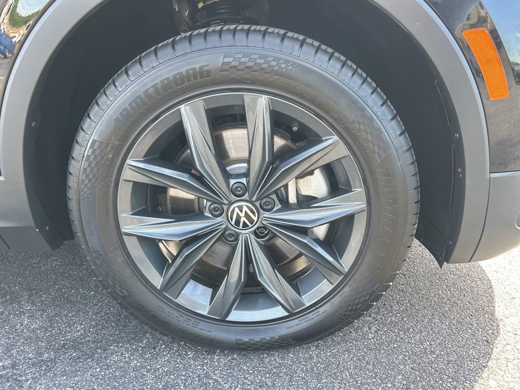 Used 2024 Volkswagen Tiguan SE FWD image 31