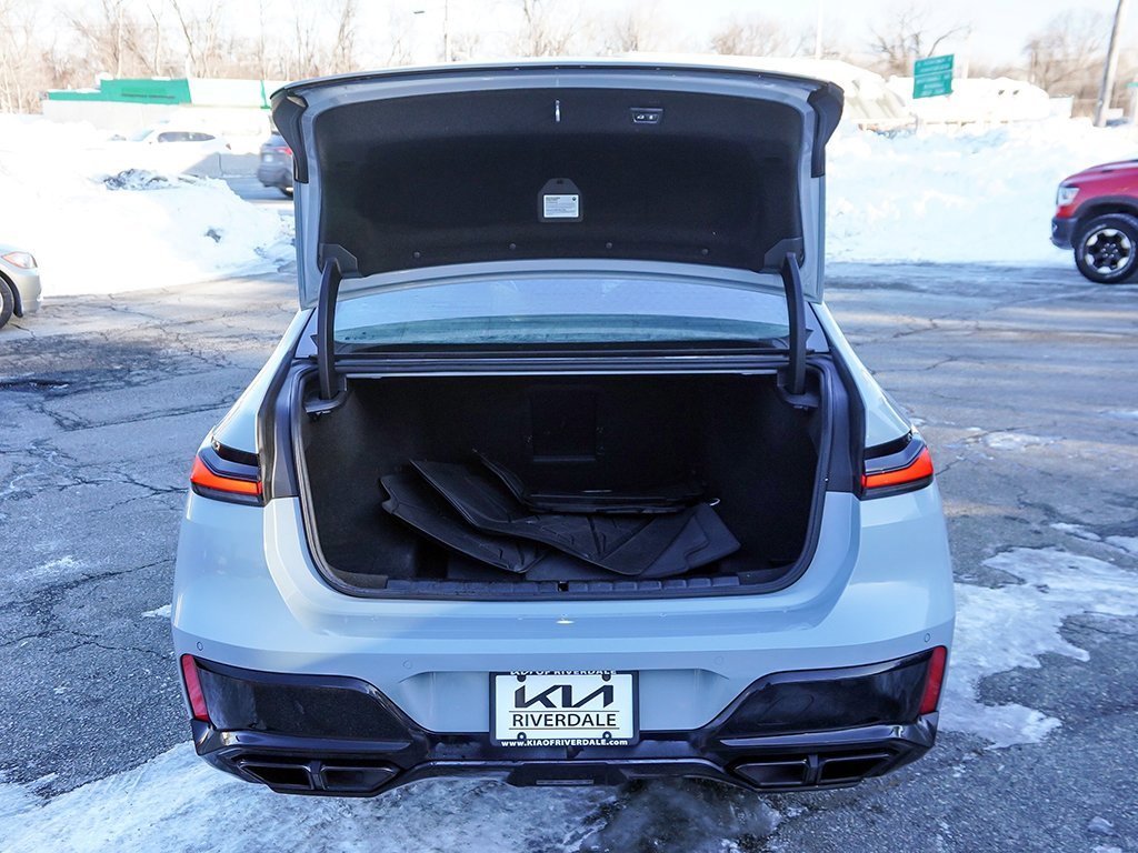 Used 2023 BMW 760i xDrive w/ Parking Assistance Package image 24