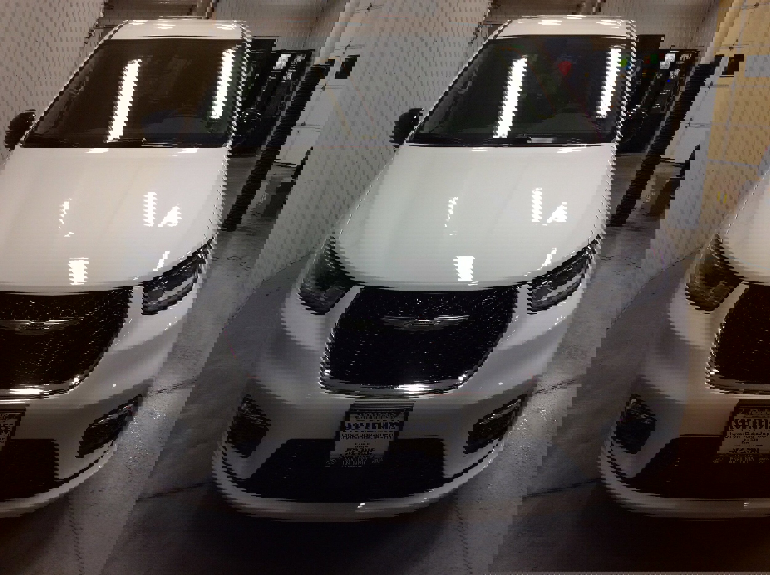 Used 2024 Chrysler Pacifica Touring-L image 9