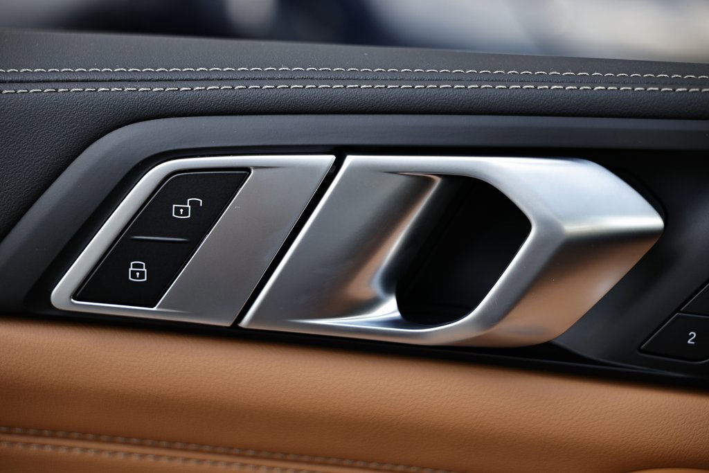New 2026 BMW X5 xDrive40i w/ M Sport Package image 13