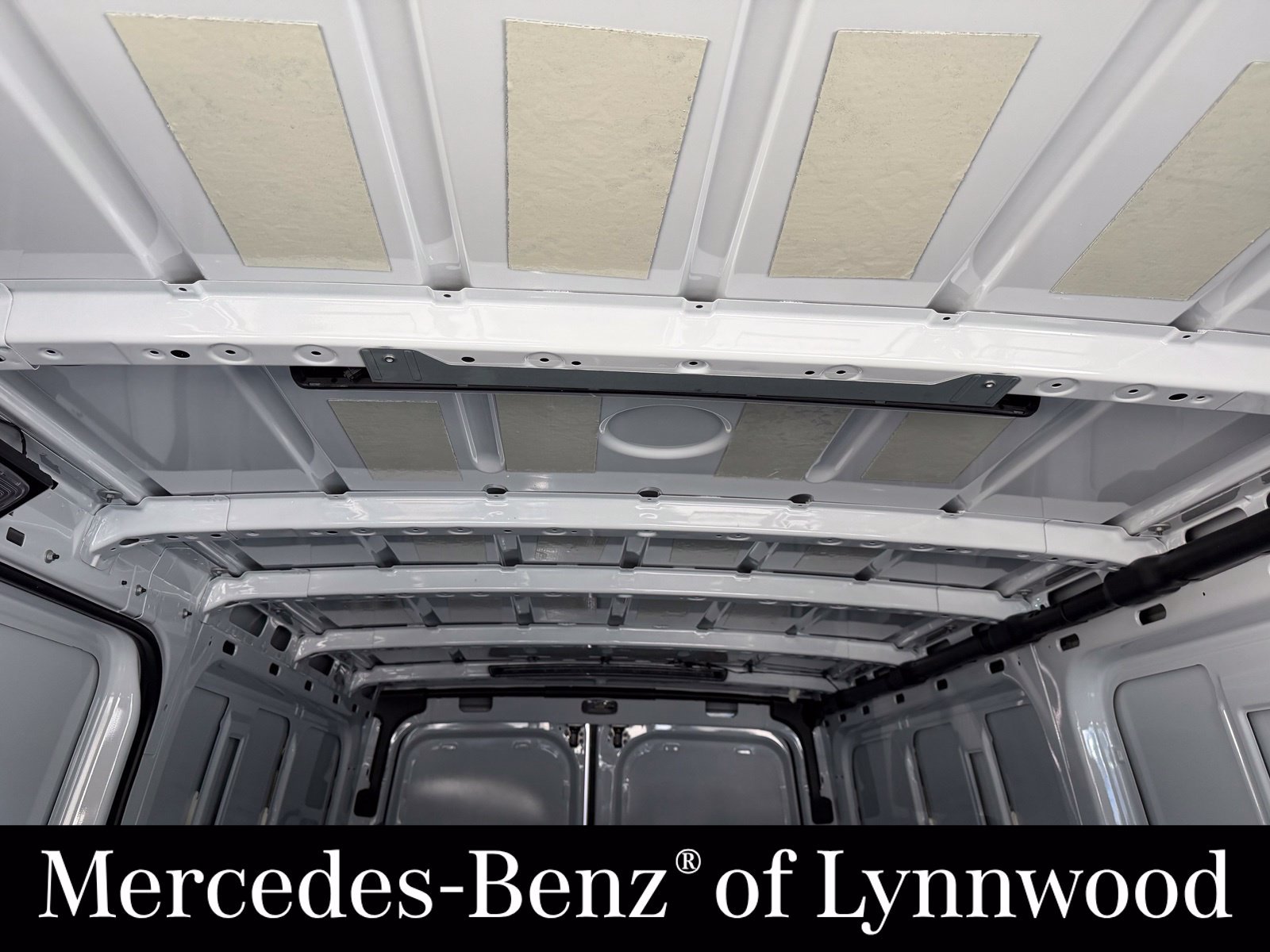 Used 2025 Mercedes-Benz Sprinter 2500 image 13