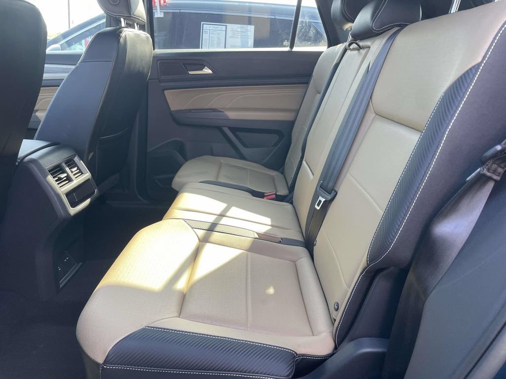 Certified 2021 Volkswagen Atlas Cross Sport SE w/ Panoramic Sunroof Package FWD image 12