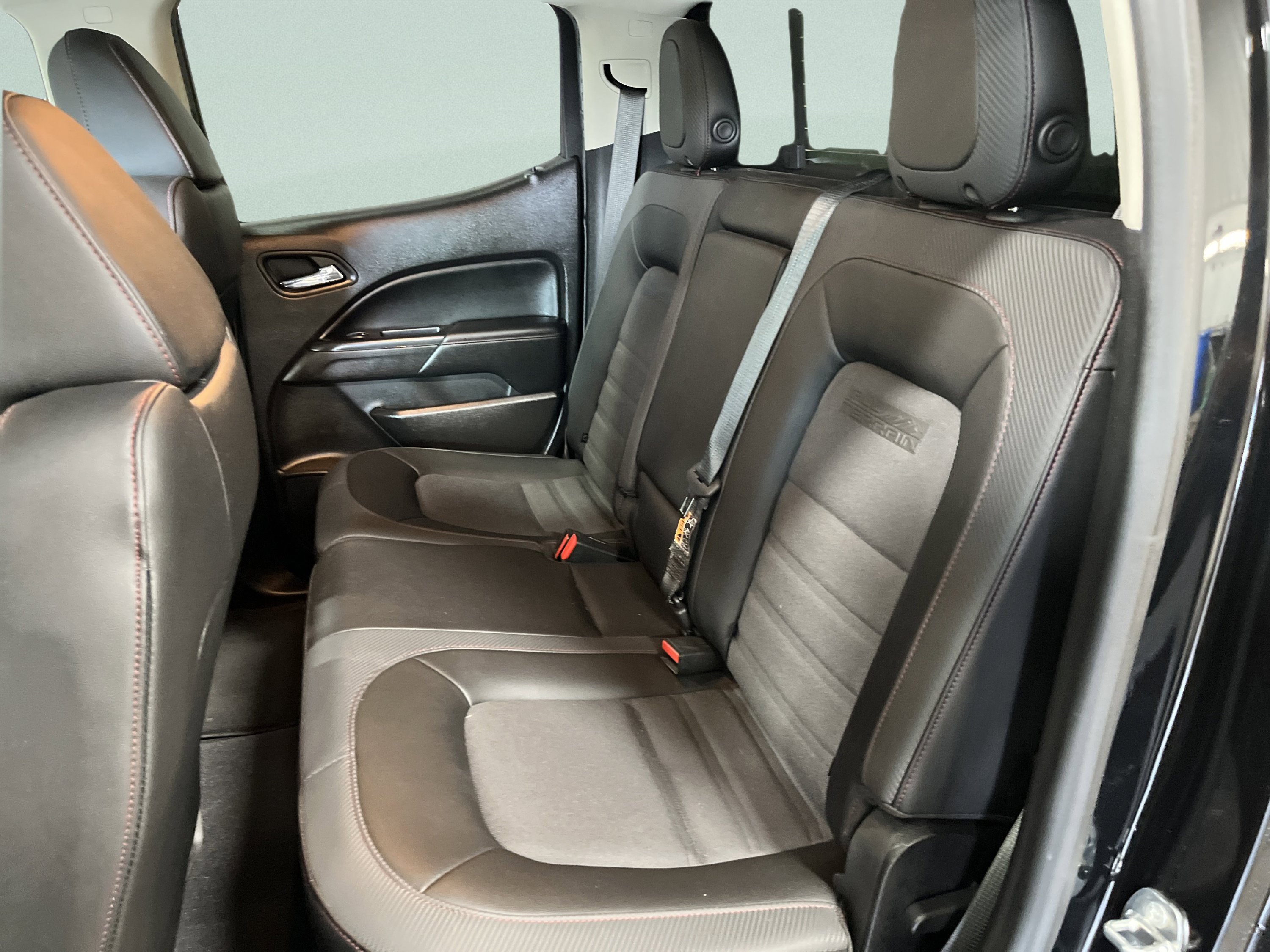 Used 2020 GMC Canyon All Terrain w/ All Terrain X Package AWD/4WD image 28