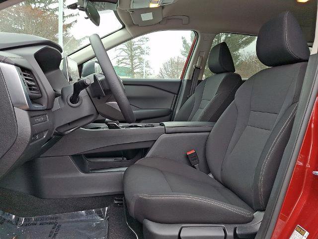 Certified 2025 Nissan Rogue S image 15