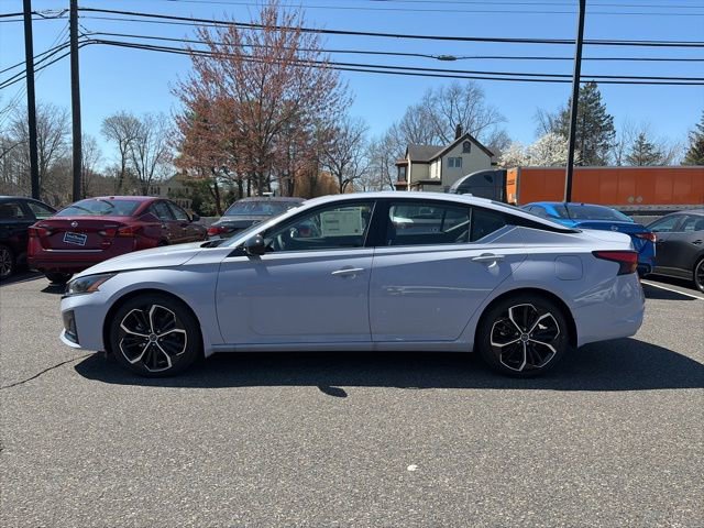 New 2025 Nissan Altima 2.5 SR w/ SR Premium Package FWD image 5