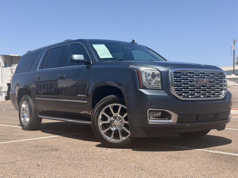 Used 2019 GMC Yukon XL Denali AWD/4WD image 1