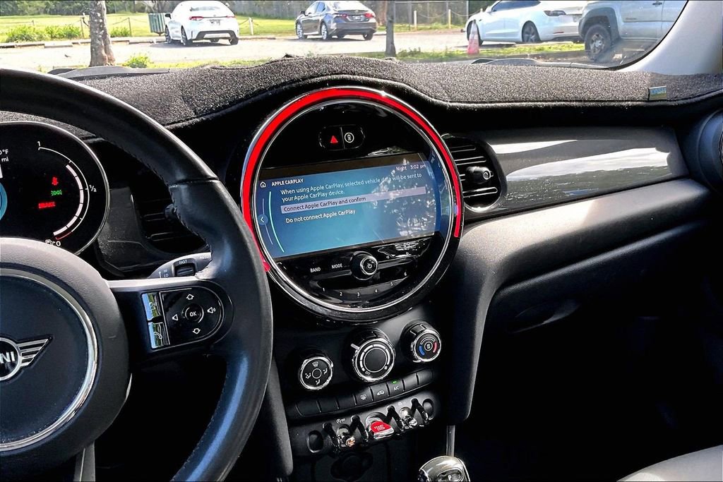 Used 2024 MINI Cooper 4-Door Hardtop image 6