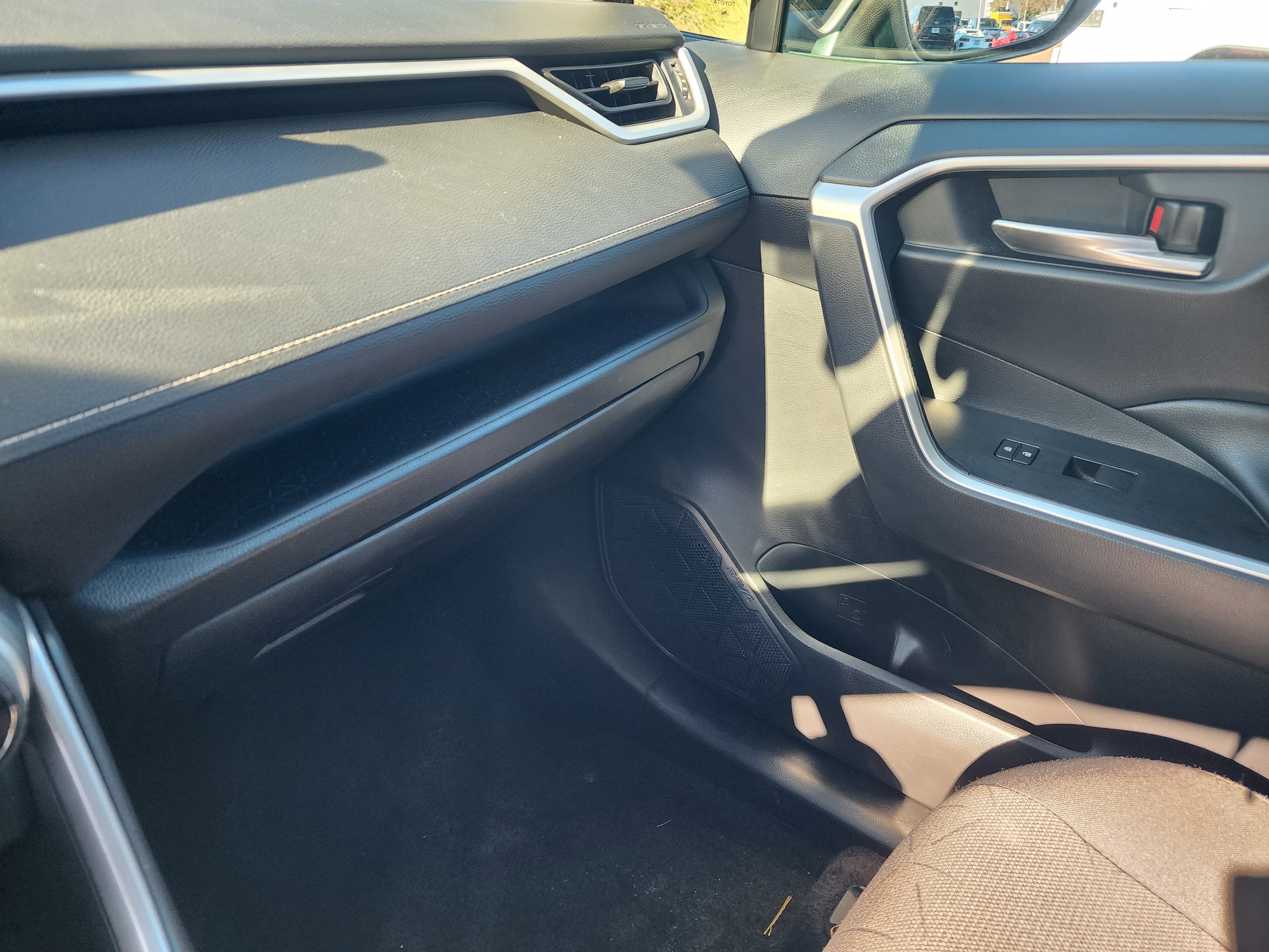 Used 2019 Toyota RAV4 XLE image 36