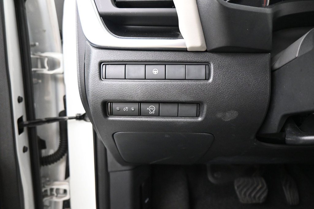 Used 2023 Nissan Rogue SV FWD image 15