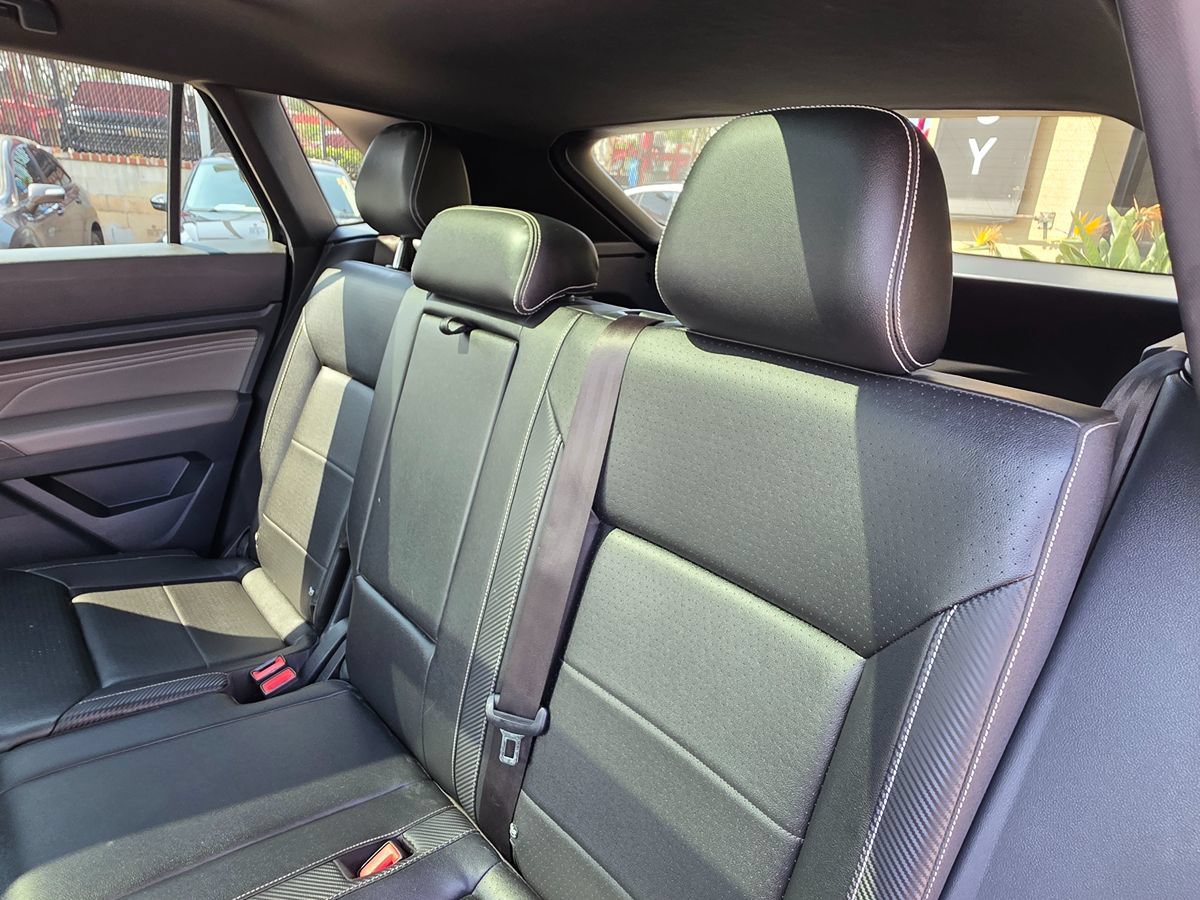 Used 2023 Volkswagen Atlas Cross Sport SE FWD image 25