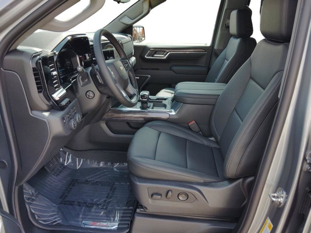 New 2026 Chevrolet Silverado 1500 LTZ w/ Technology Package AWD/4WD image 16