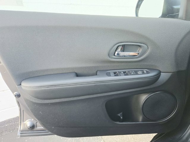 Used 2019 Honda HR-V LX image 26