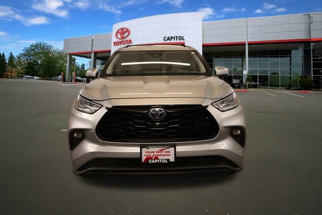 Used 2021 Toyota Highlander Platinum AWD/4WD image 7