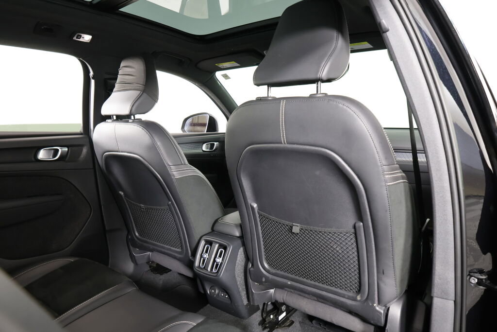 Used 2022 Volvo XC40 T5 R-Design image 20