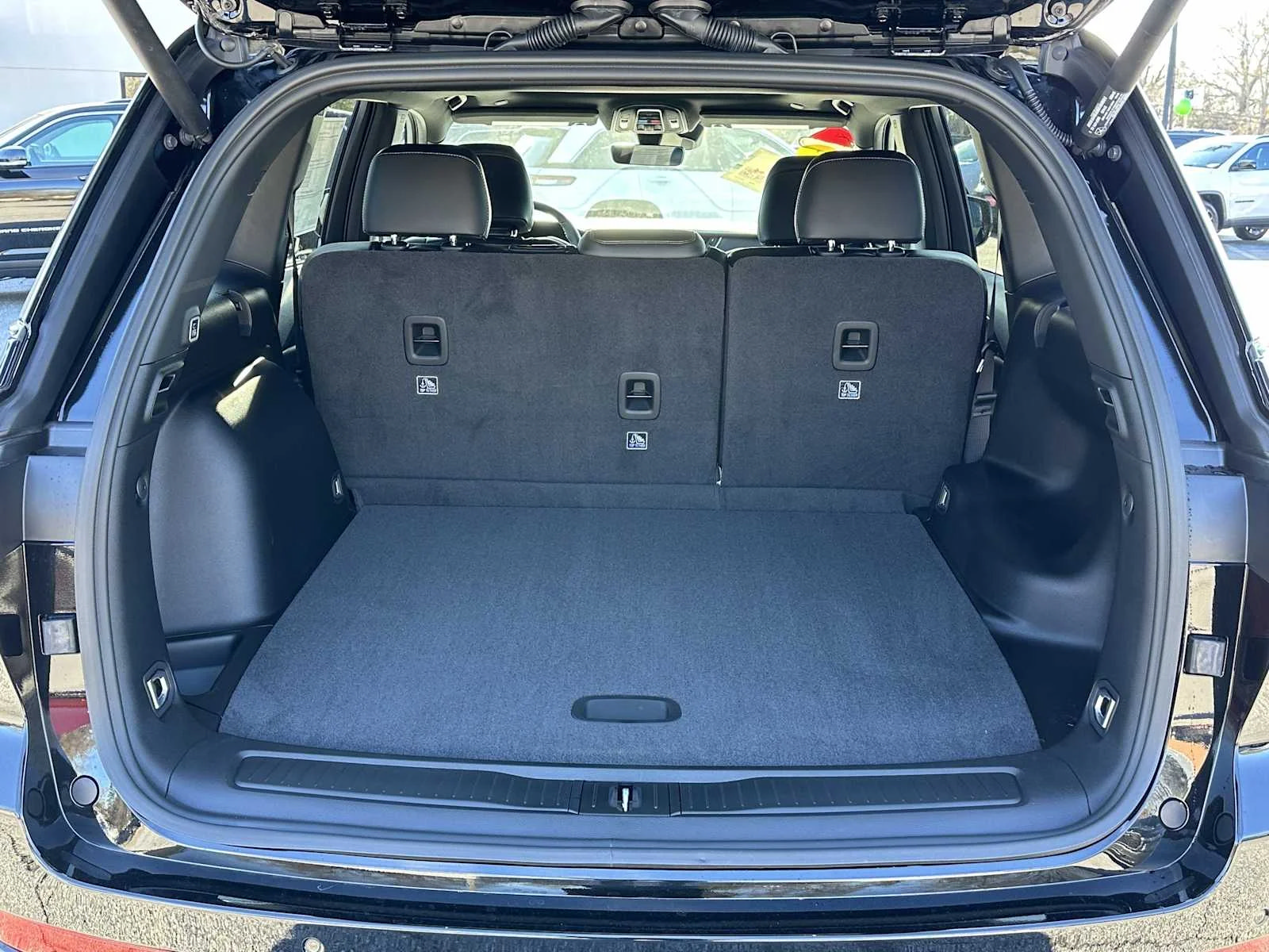 New 2025 Jeep Grand Cherokee Altitude AWD/4WD image 18
