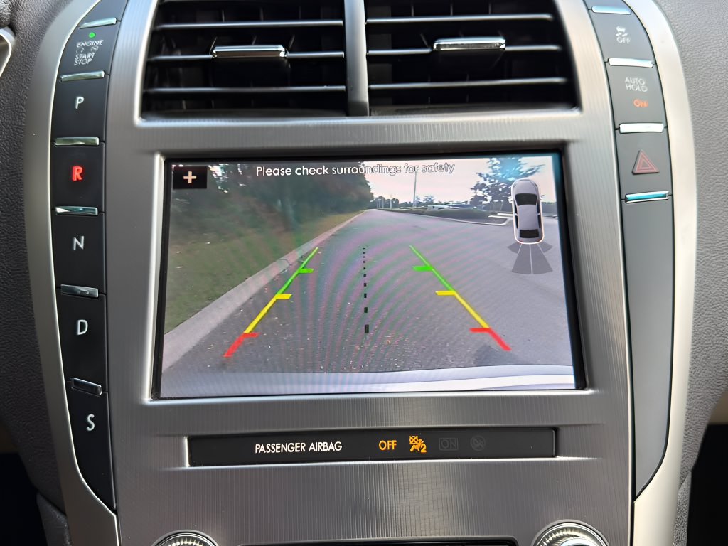 Used 2019 Lincoln MKZ Premiere FWD image 16