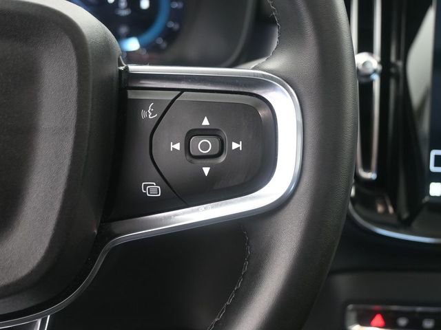 Used 2024 Volvo XC40 B5 Core image 33