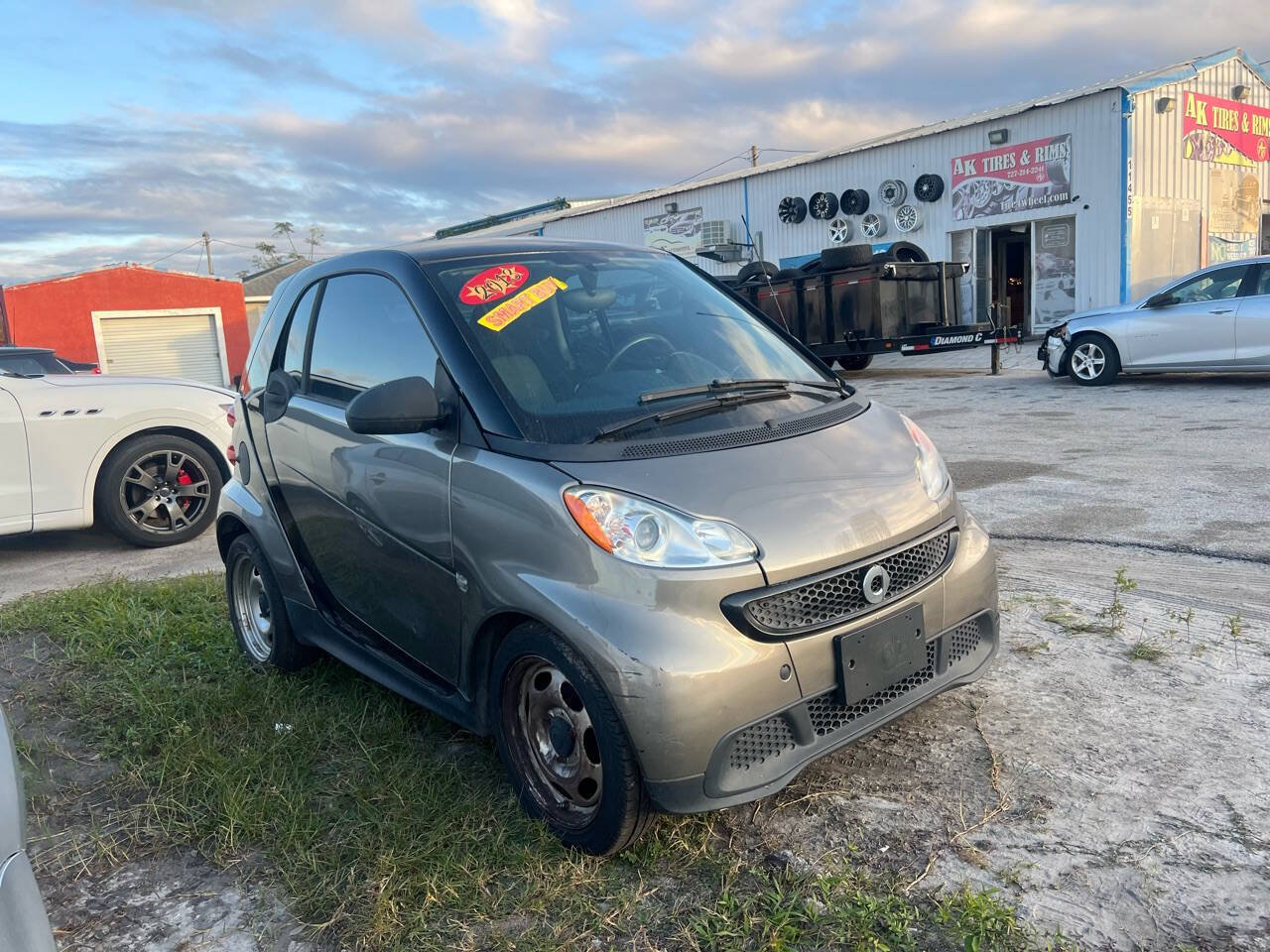 Used 2013 smart fortwo passion RWD image 3