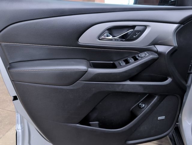 Used 2020 Chevrolet Traverse RS FWD image 12
