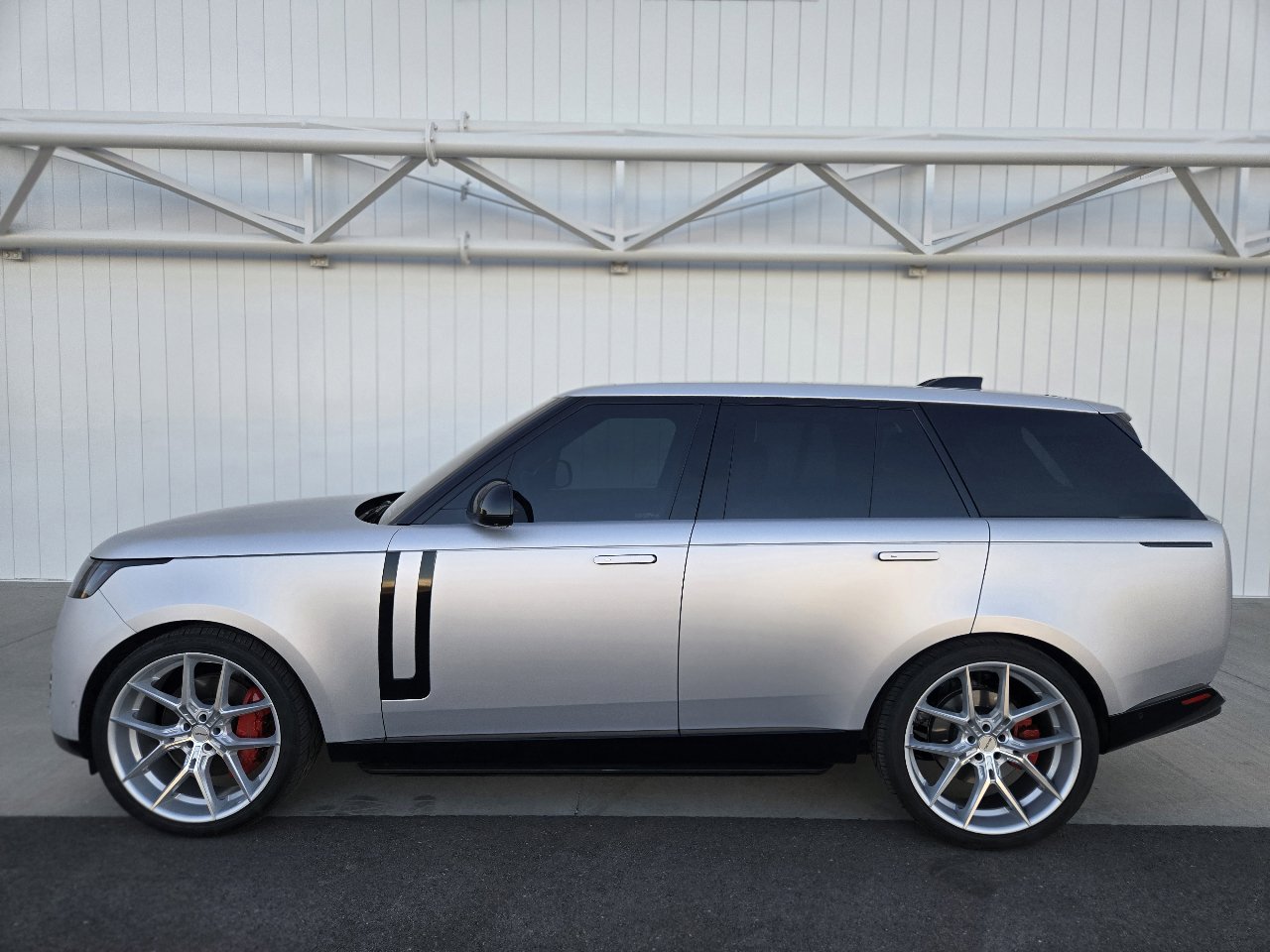 Used 2023 Land Rover Range Rover SE image 5