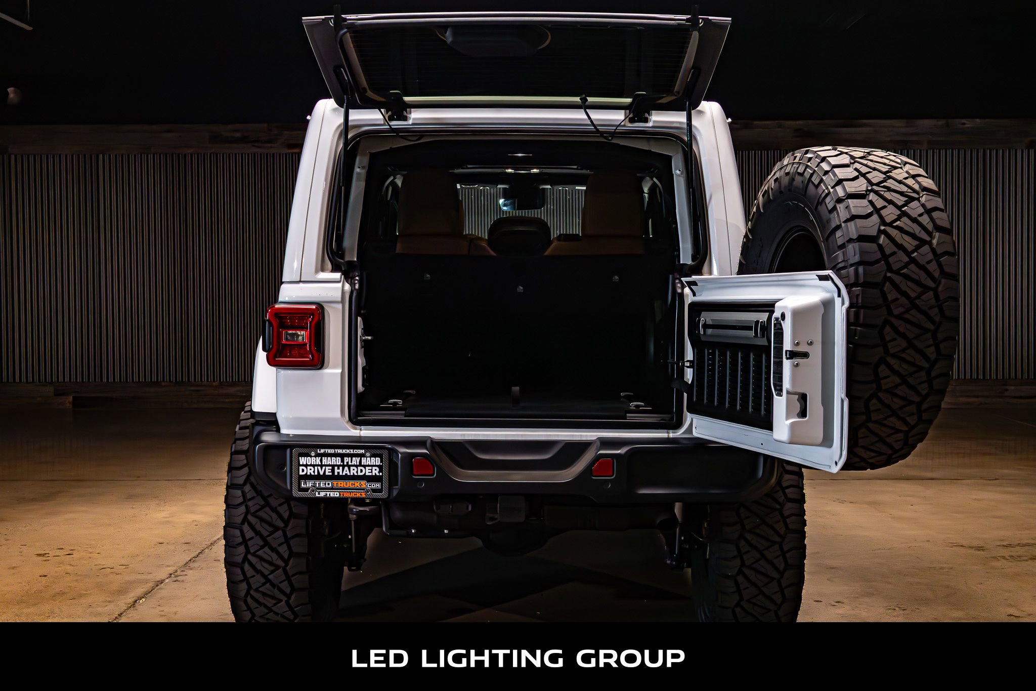 Used 2020 Jeep Wrangler Unlimited Sahara AWD/4WD image 9