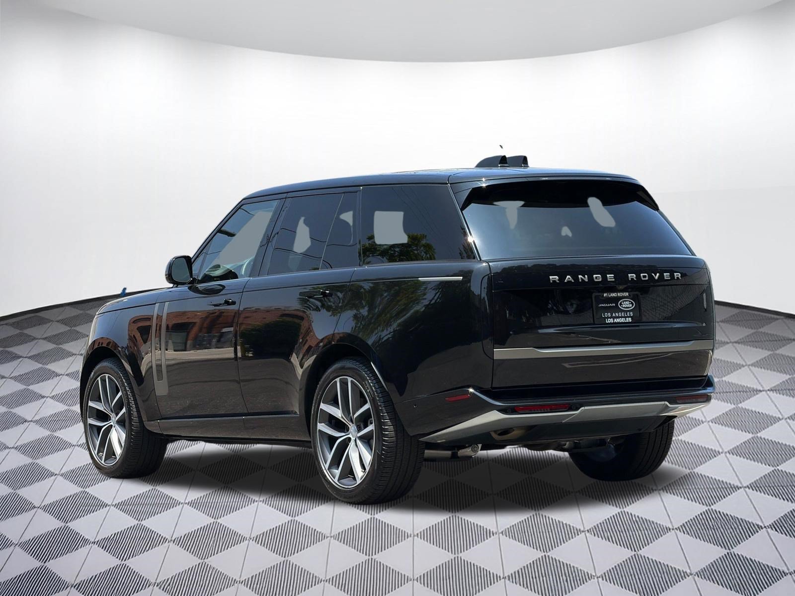 Certified 2025 Land Rover Range Rover SE AWD/4WD image 3