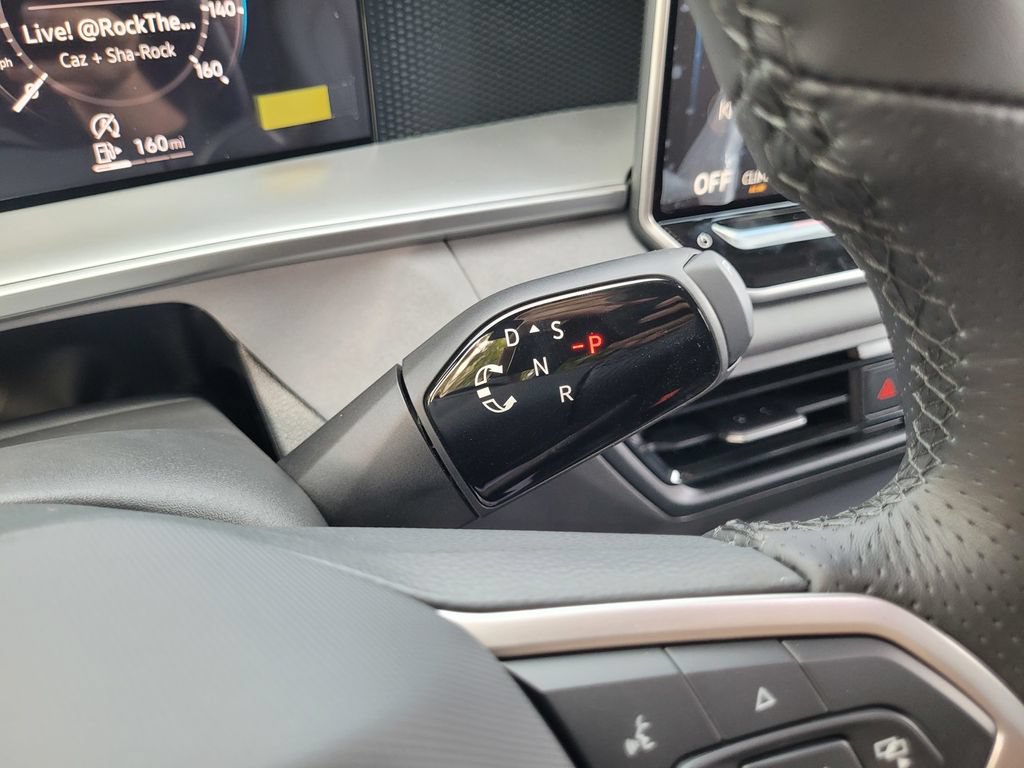 New 2026 Volkswagen Tiguan SE R-Line FWD image 23