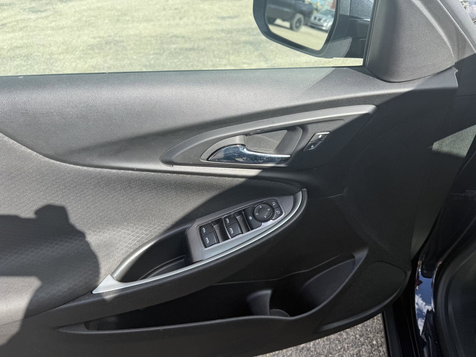 Used 2023 Chevrolet Malibu LT image 12