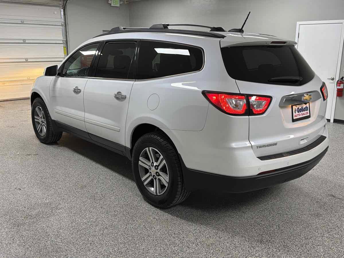 Used 2017 Chevrolet Traverse LT FWD image 5