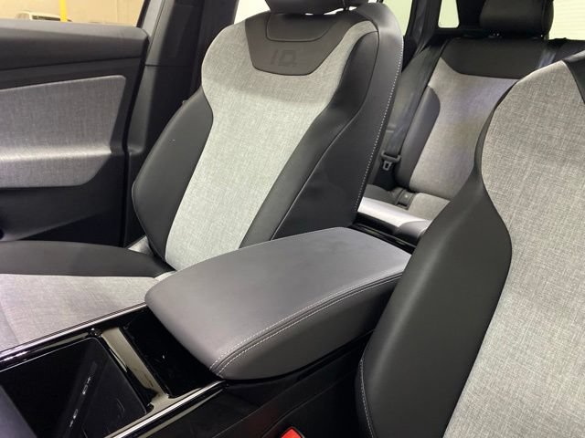 Used 2025 Volkswagen ID.4 Pro RWD image 59